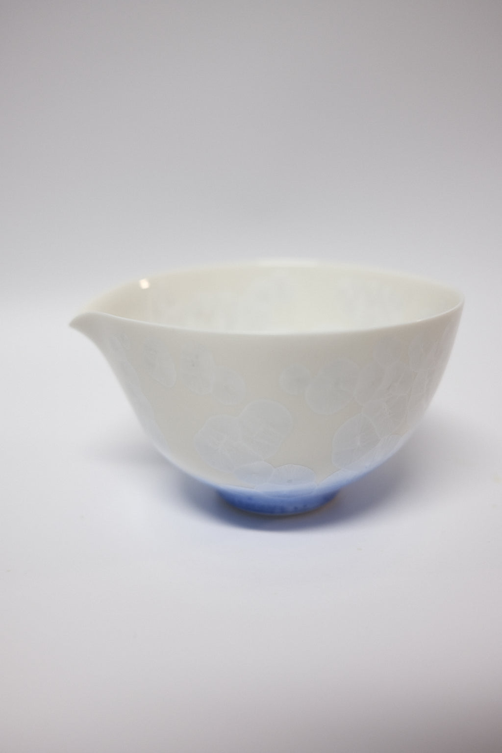 Chawan Kiwakoto by Toun K - Kyo & Kiyomizu Ware | Katakuchi - Gradient Blue