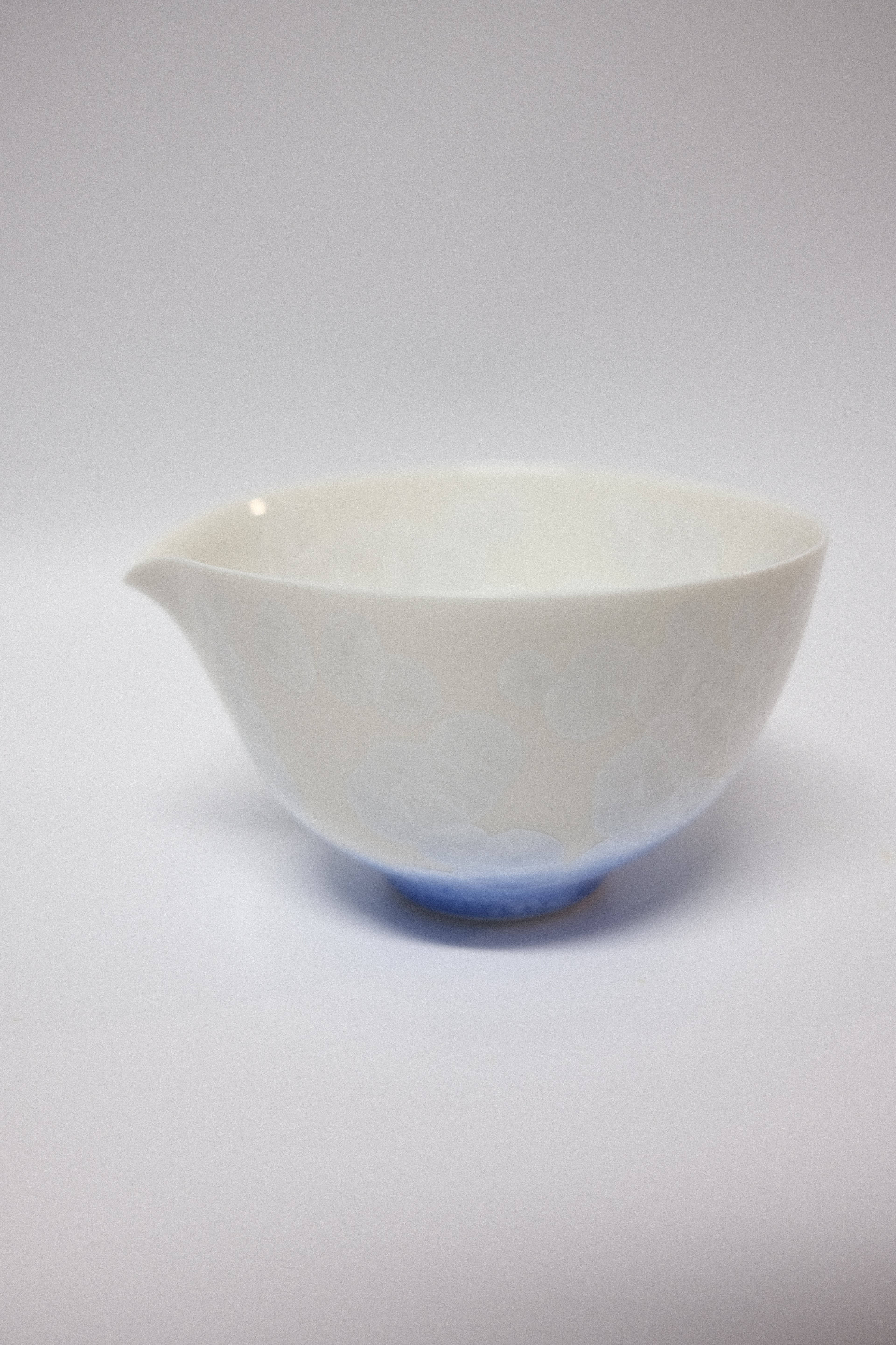 Chawan Kiwakoto by Toun K - Kyo & Kiyomizu Ware | Katakuchi - Gradient Blue