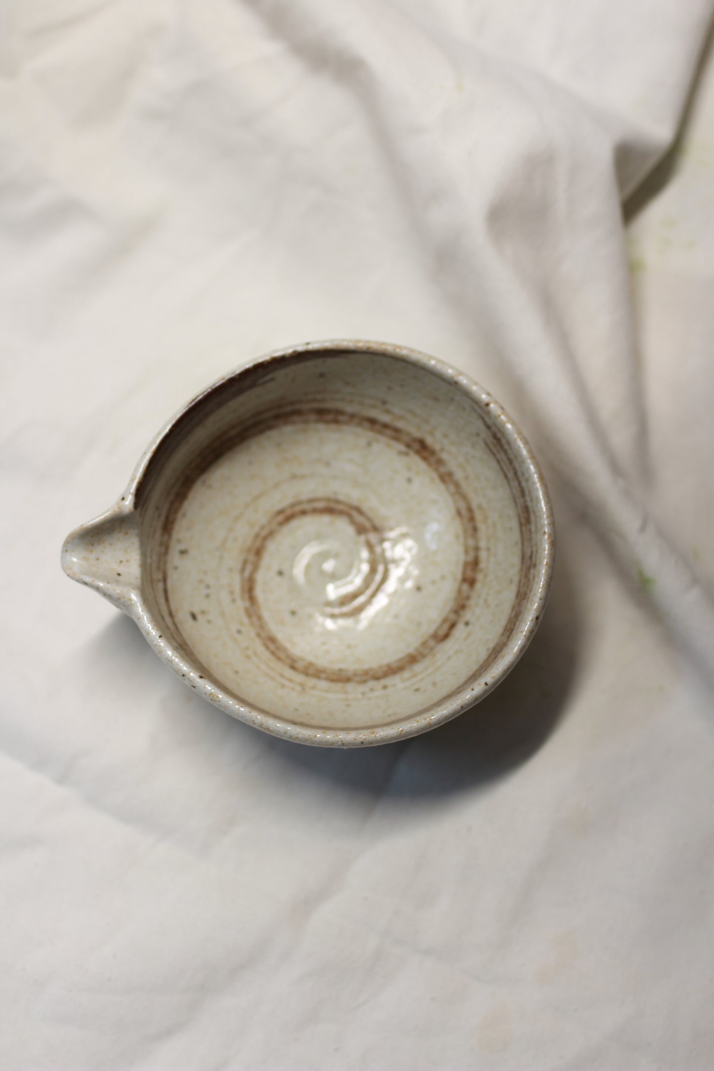 Mino-yaki Chawan - Brown Swirl with Spout